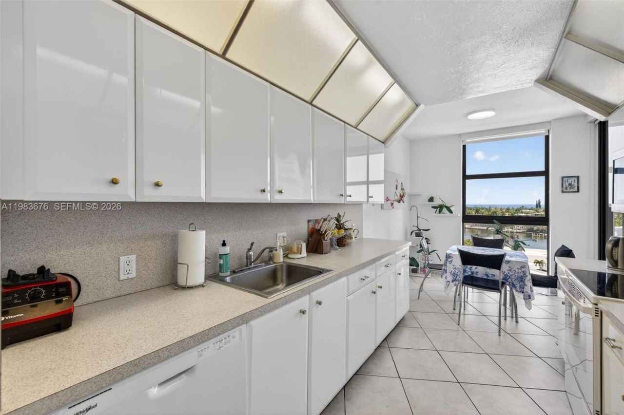 20281 E Country Club Dr, Unit 608, Aventura, FL 33180 Photo