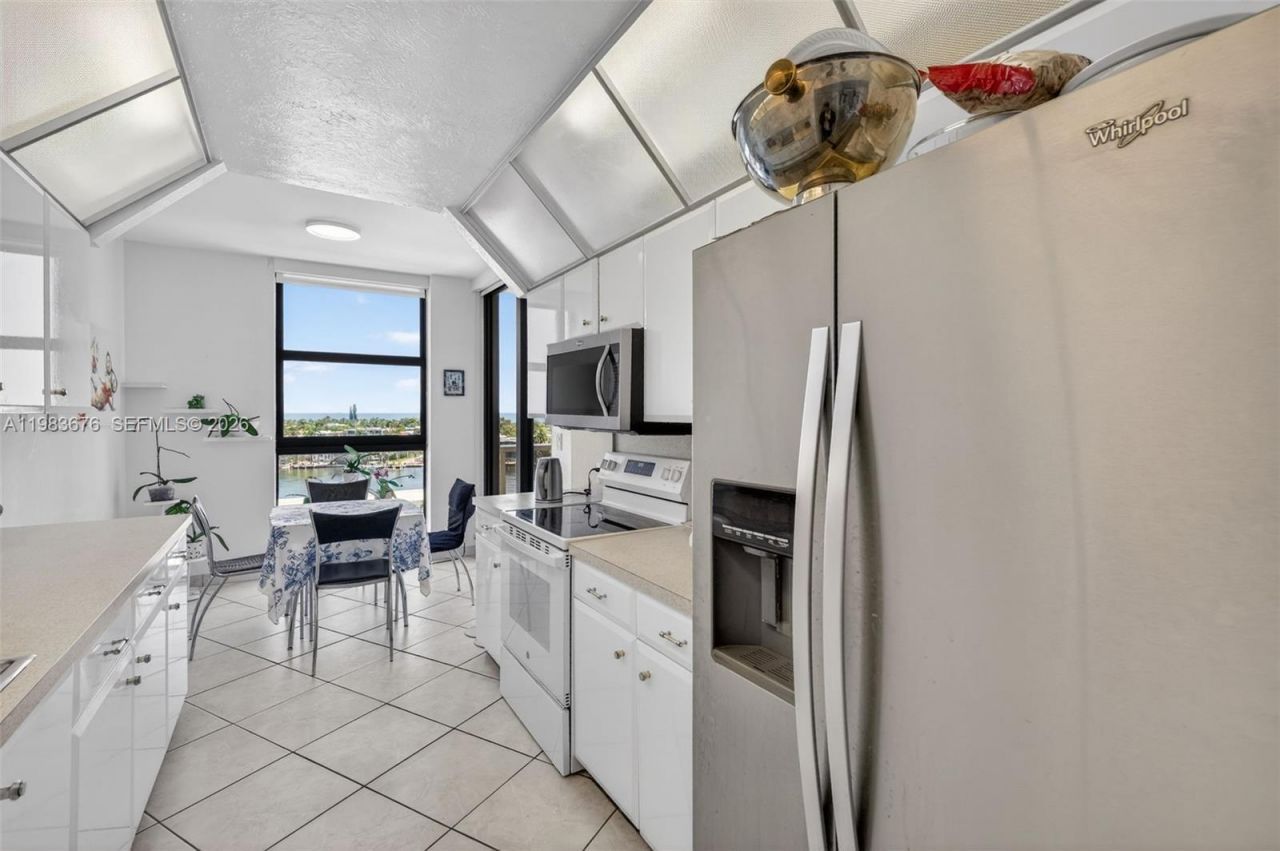 20281 E Country Club Dr, Unit 608, Aventura, FL 33180 Photo