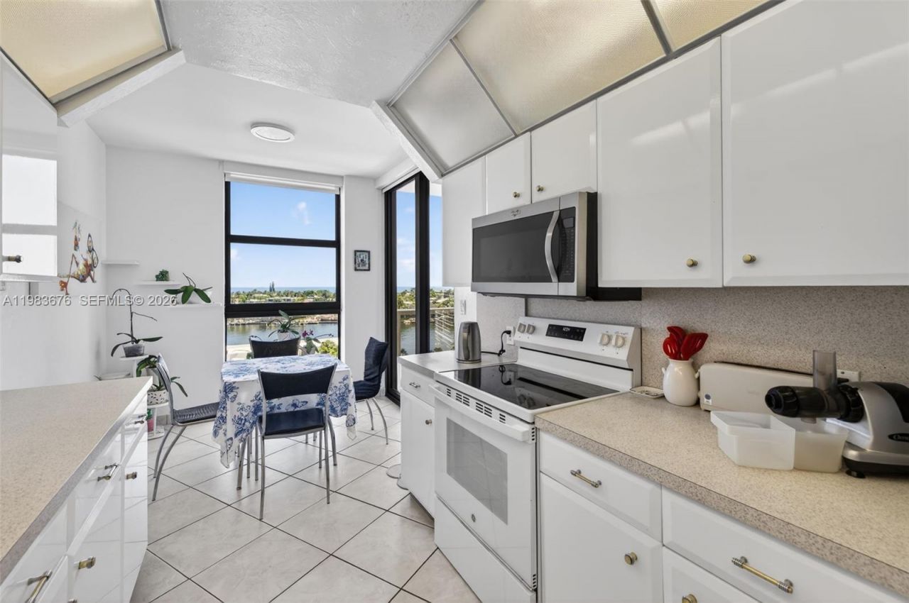 20281 E Country Club Dr, Unit 608, Aventura, FL 33180 Photo