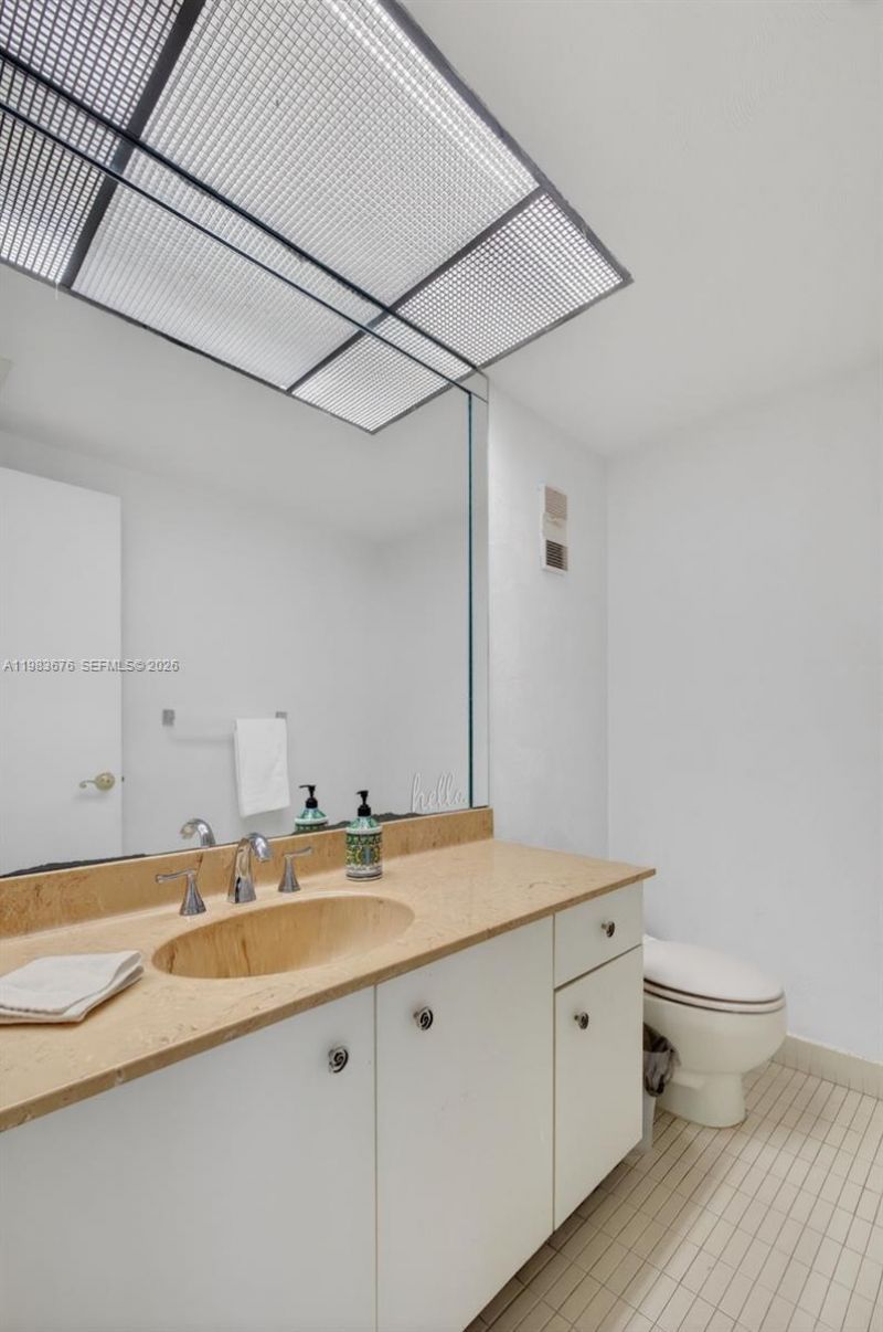 20281 E Country Club Dr, Unit 608, Aventura, FL 33180 Photo