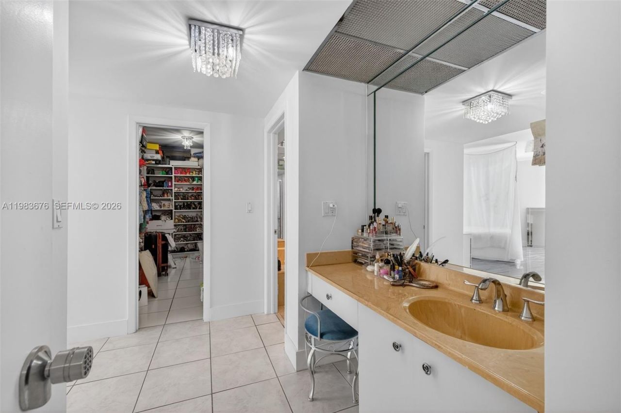 20281 E Country Club Dr, Unit 608, Aventura, FL 33180 Photo