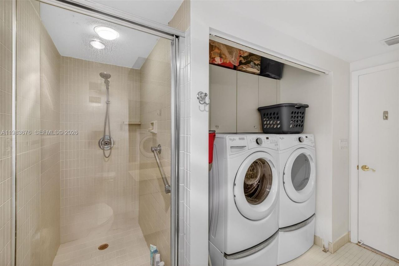 20281 E Country Club Dr, Unit 608, Aventura, FL 33180 Photo