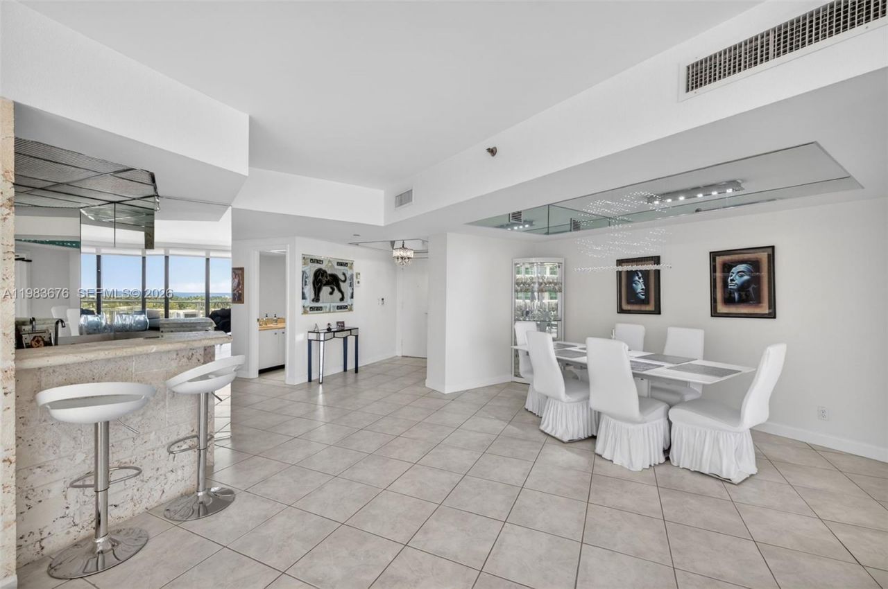 20281 E Country Club Dr, Unit 608, Aventura, FL 33180 Photo