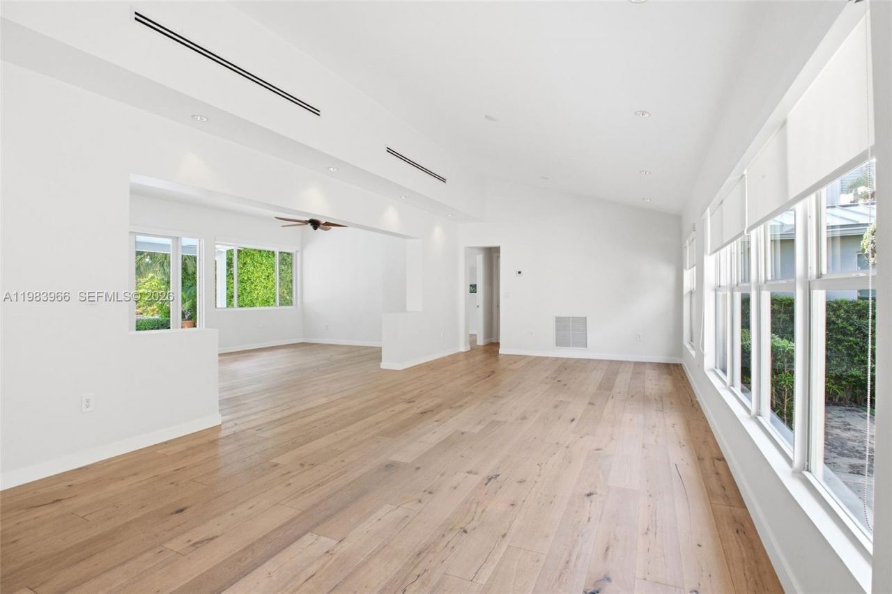 1150 NE 91st St, Miami, FL 33138 Photo