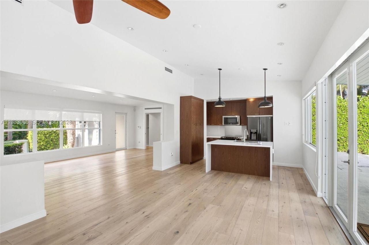 1150 NE 91st St, Miami, FL 33138 Photo