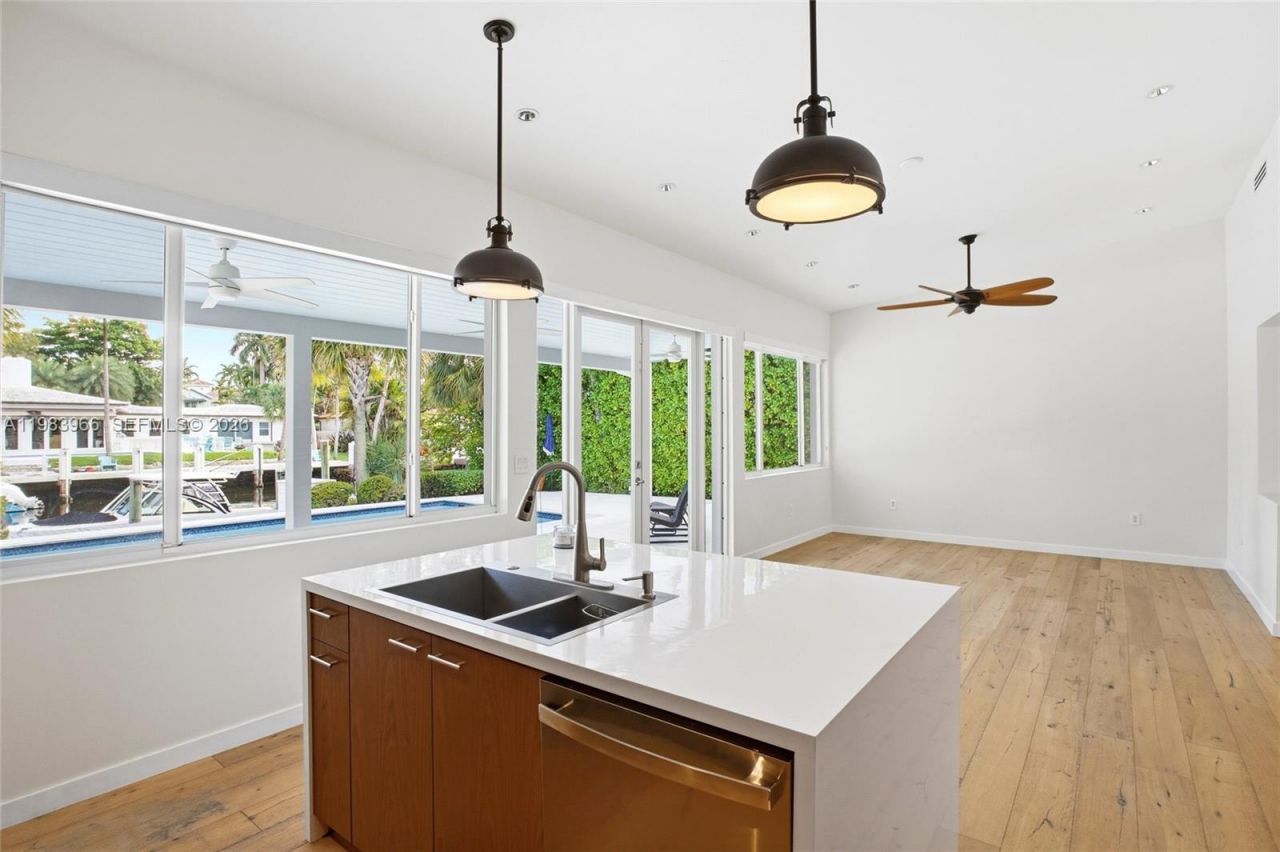 1150 NE 91st St, Miami, FL 33138 Photo