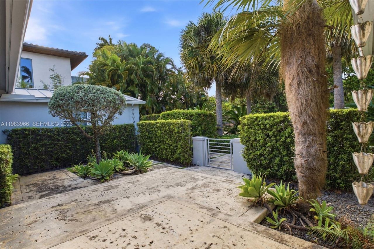 1150 NE 91st St, Miami, FL 33138 Photo