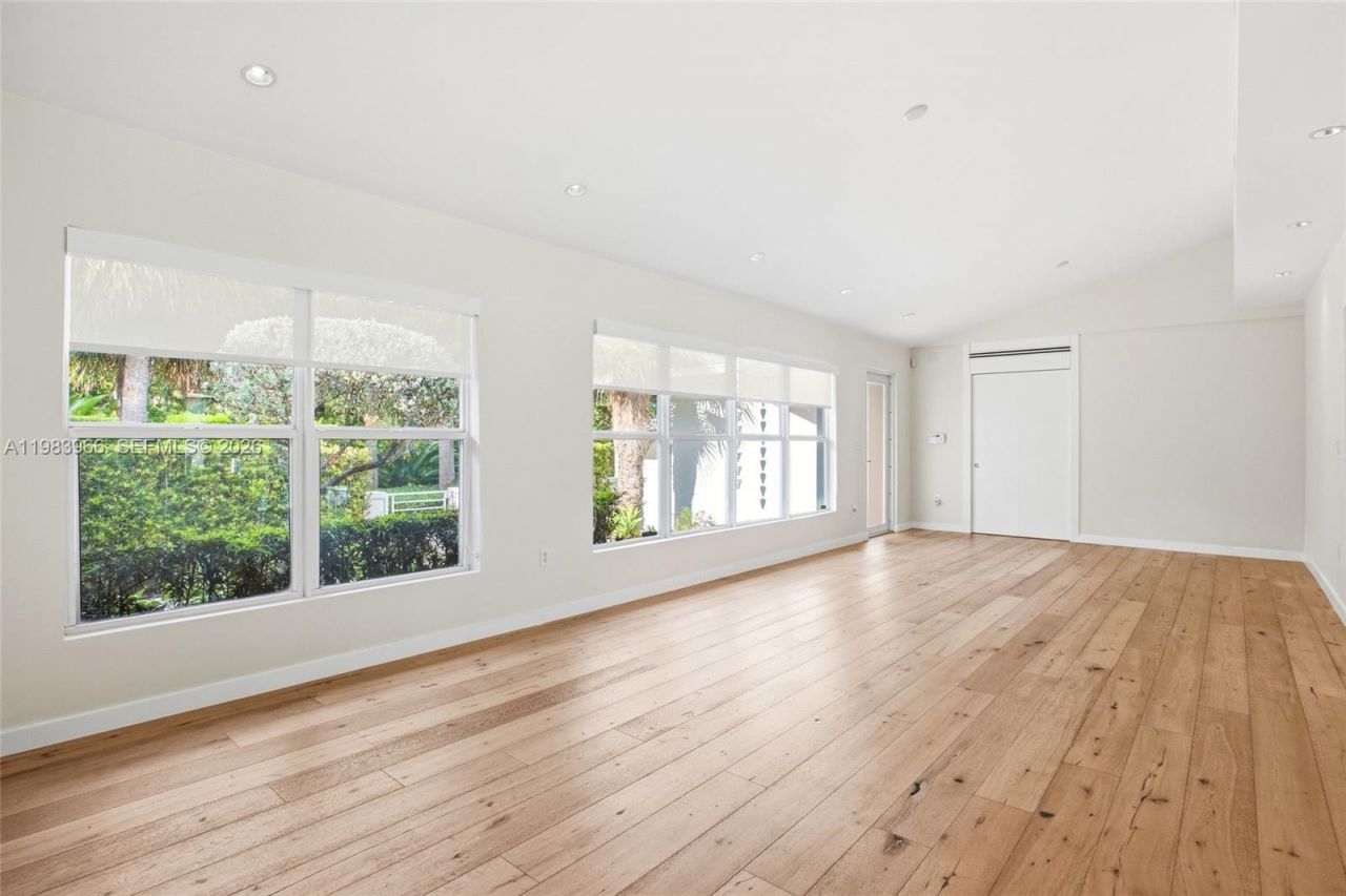 1150 NE 91st St, Miami, FL 33138 Photo