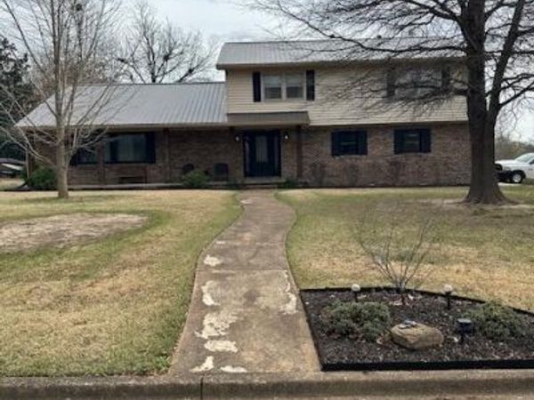 1201 Henderson Street , Union City, TN 38261