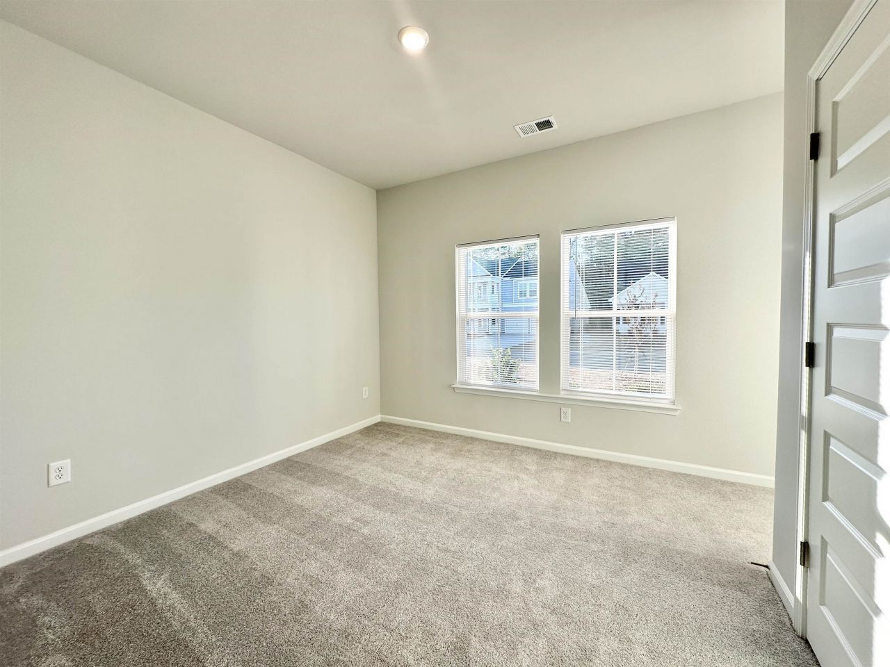 546 Magnolia Terrace Dr Photo 13