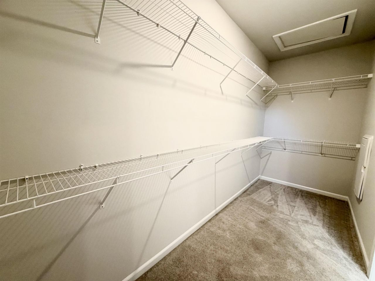 546 Magnolia Terrace Dr Photo 17