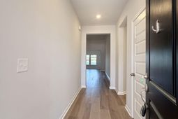 546 Magnolia Terrace Dr photo 4