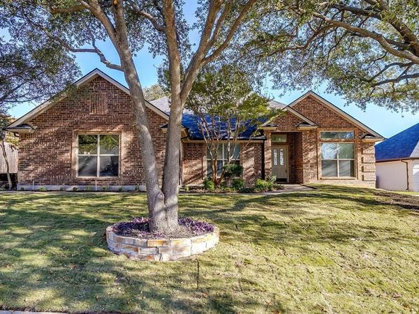 8612 Woodslane Drive , Fort Worth, TX 76179