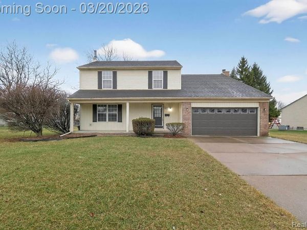 38733 Covington Drive, Wayne, MI 48184