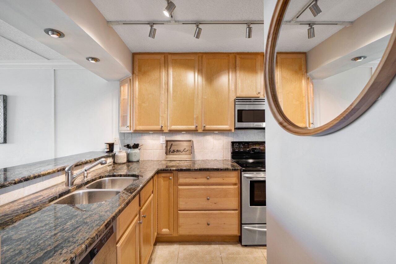 9 Royal Palm Way, Unit 6060, Boca Raton, FL 33432 Photo