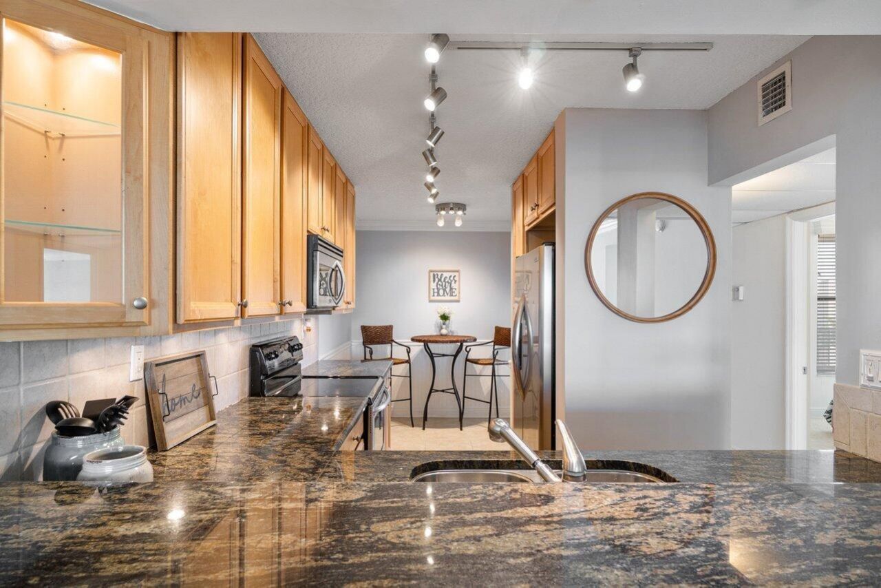 9 Royal Palm Way, Unit 6060, Boca Raton, FL 33432 Photo