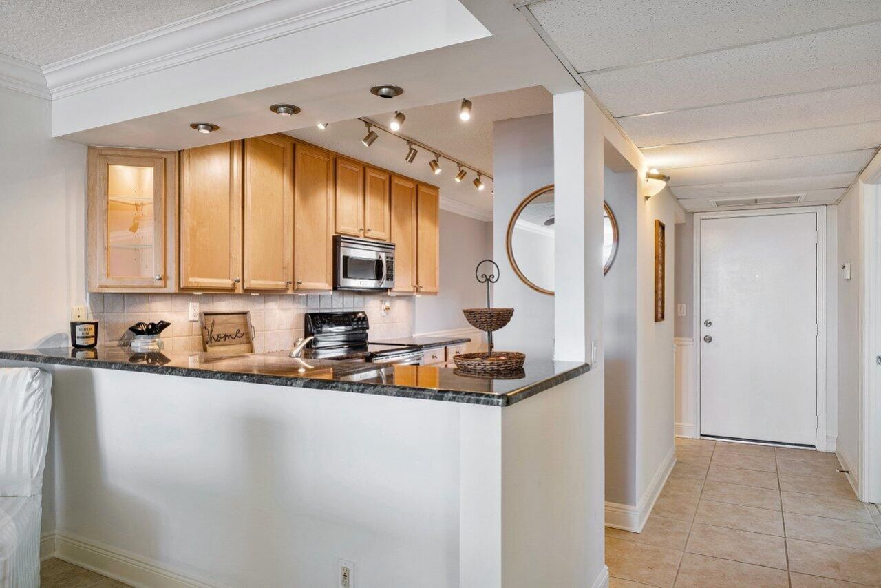 9 Royal Palm Way, Unit 6060, Boca Raton, FL 33432 Photo