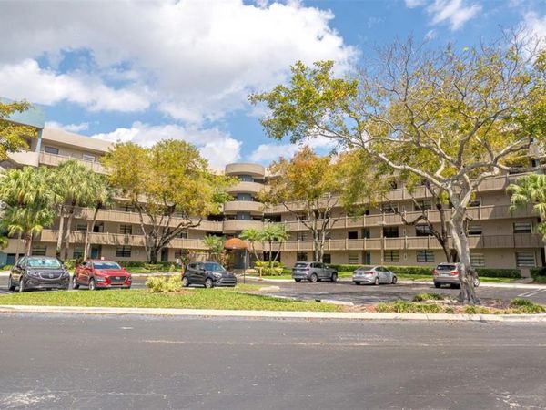 1000 Colony Point Cir , Unit 203, Pembroke Pines, FL 33026