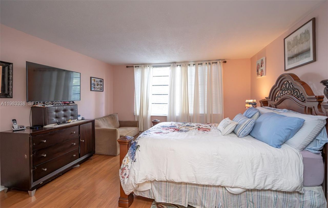 1000 Colony Point Cir , Unit 203, Pembroke Pines, FL 33026 Photo