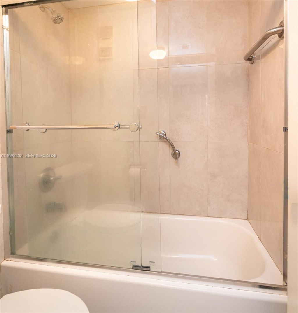 1000 Colony Point Cir , Unit 203, Pembroke Pines, FL 33026 Photo