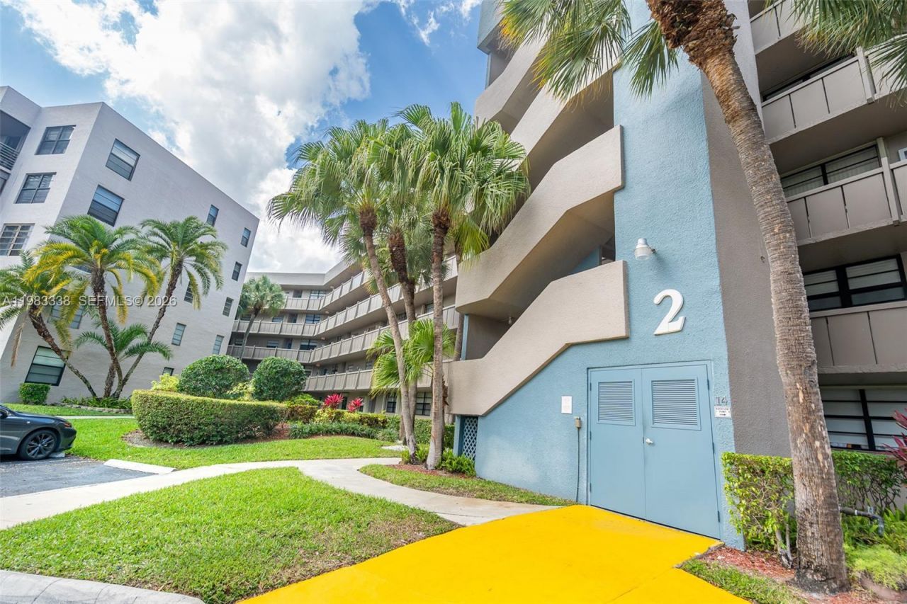 1000 Colony Point Cir , Unit 203, Pembroke Pines, FL 33026 Photo