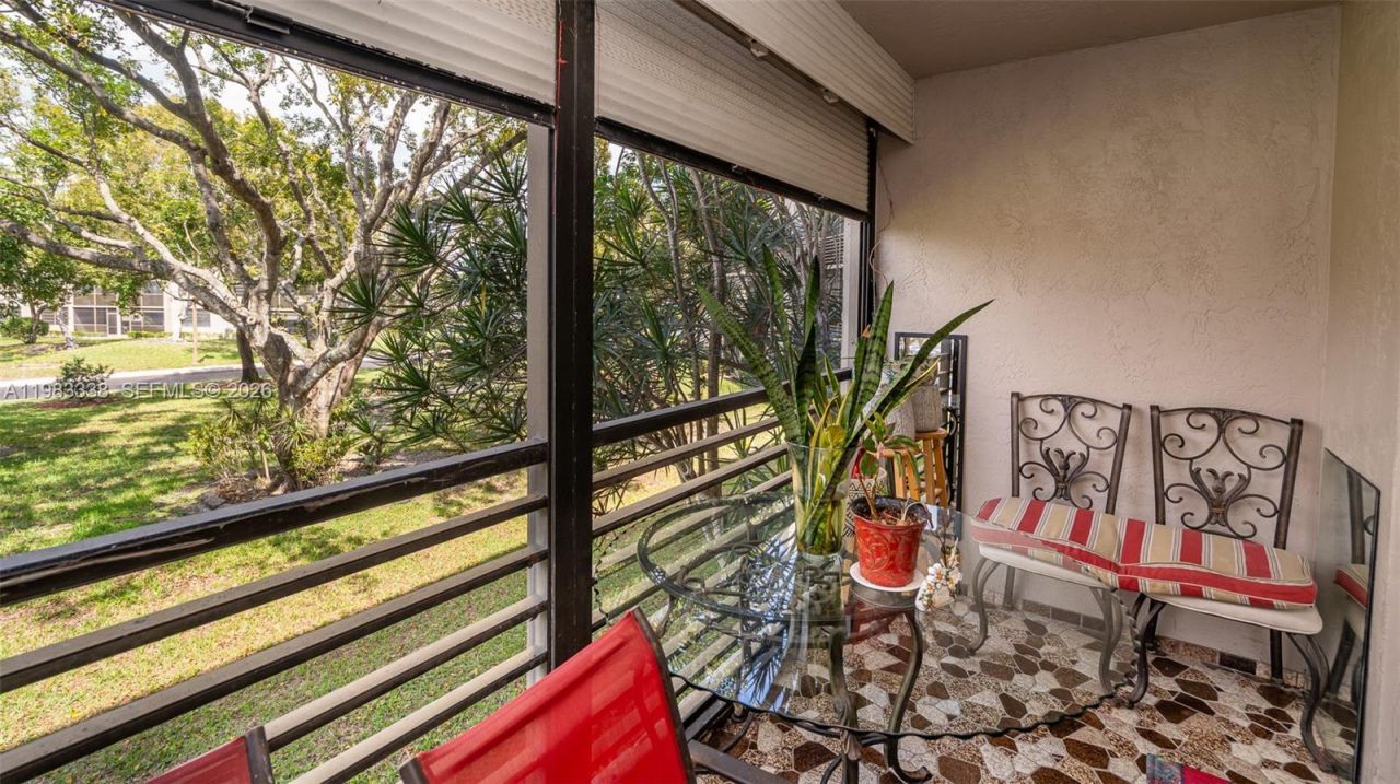 1000 Colony Point Cir , Unit 203, Pembroke Pines, FL 33026 Photo