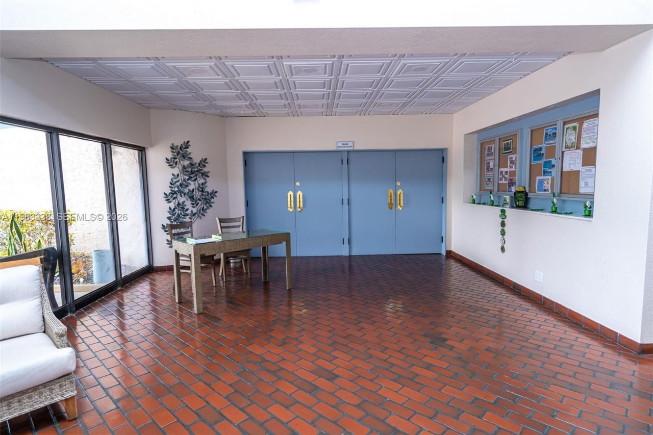 1000 Colony Point Cir , Unit 203, Pembroke Pines, FL 33026 Photo