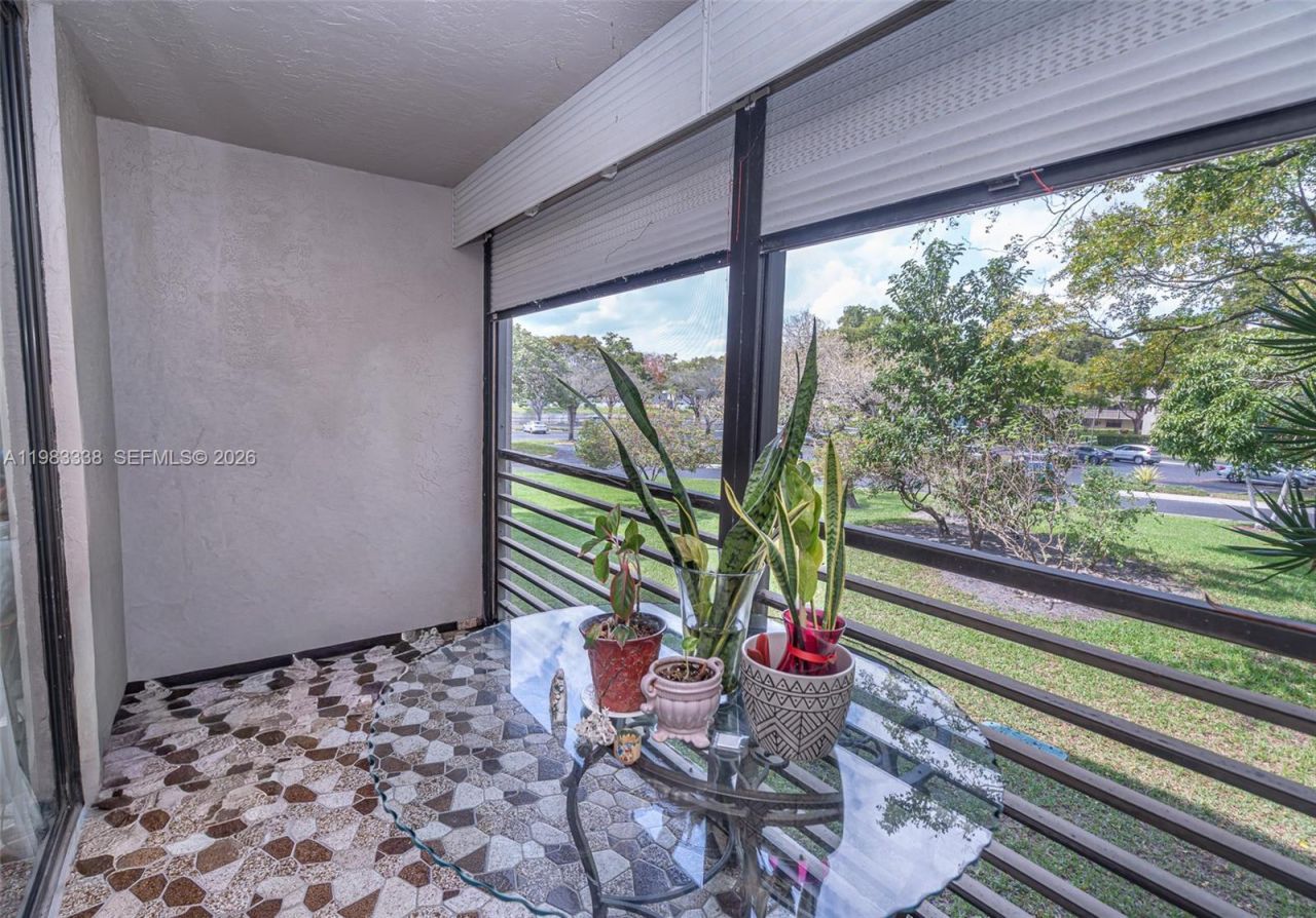 1000 Colony Point Cir , Unit 203, Pembroke Pines, FL 33026 Photo