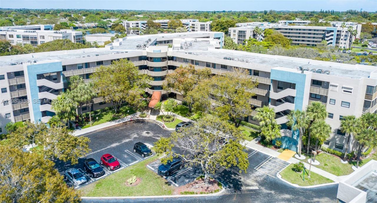 1000 Colony Point Cir , Unit 203, Pembroke Pines, FL 33026 Photo