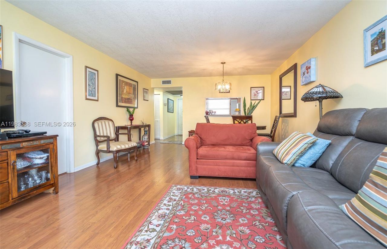 1000 Colony Point Cir , Unit 203, Pembroke Pines, FL 33026 Photo