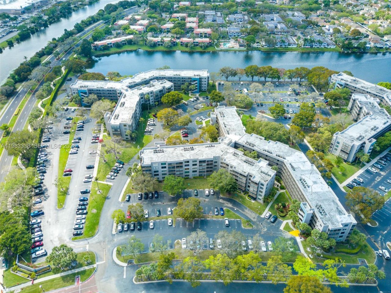 1000 Colony Point Cir , Unit 203, Pembroke Pines, FL 33026 Photo