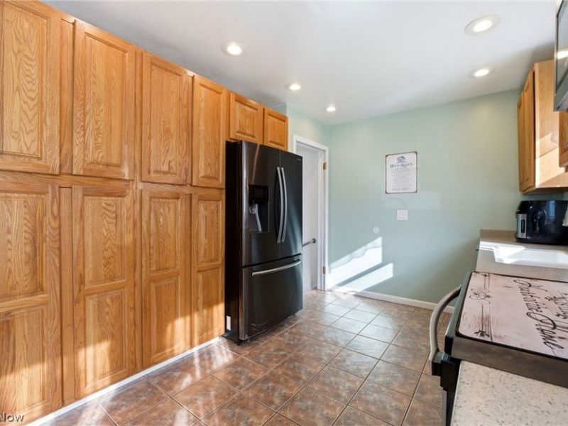 26080 Bagley Road, Olmsted Falls, OH 44138 Photo 12