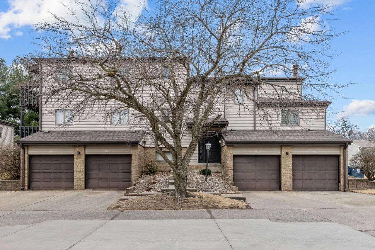 3131 4th Street, Unit 3131, Moline, IL 61265 Main Photo