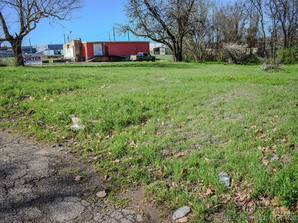 403 N Broadway Street , Hugo, OK 74743