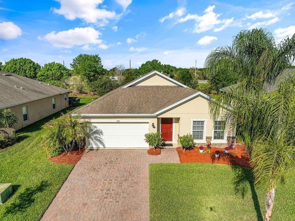 535 Valencia Circle SW, Vero Beach, FL 32968