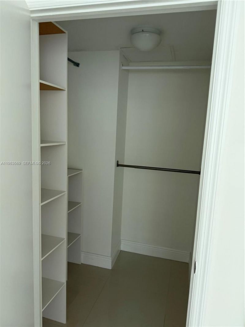 60 SW 13th St, Unit 1806, Miami, FL 33130 Photo