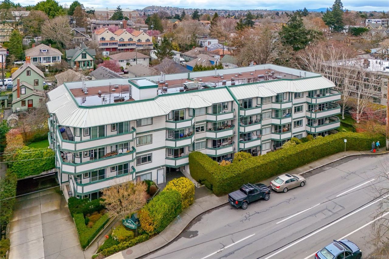 1270 Johnson St Victoria, BC V8V 3P1