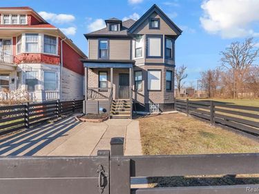 2575 Harding Street, Detroit, MI 48214