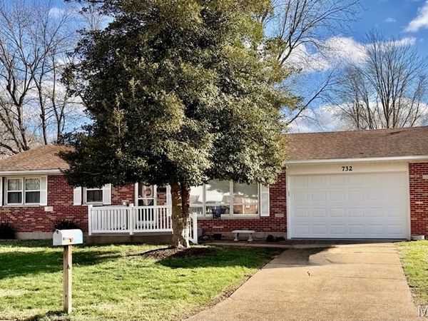 732 Moore Street , Farmington, MO 63640