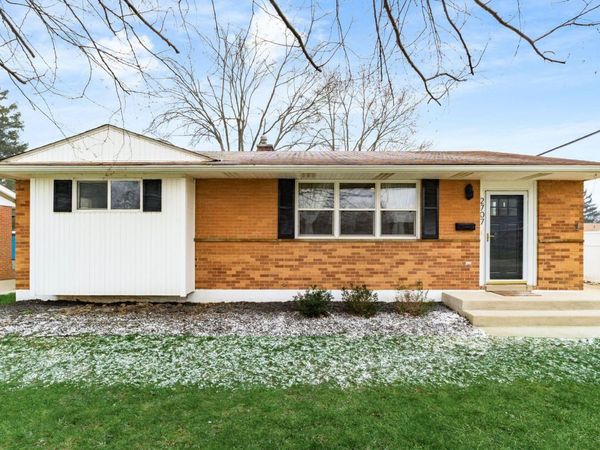 2707 Kingston Avenue, Grove City, OH 43123