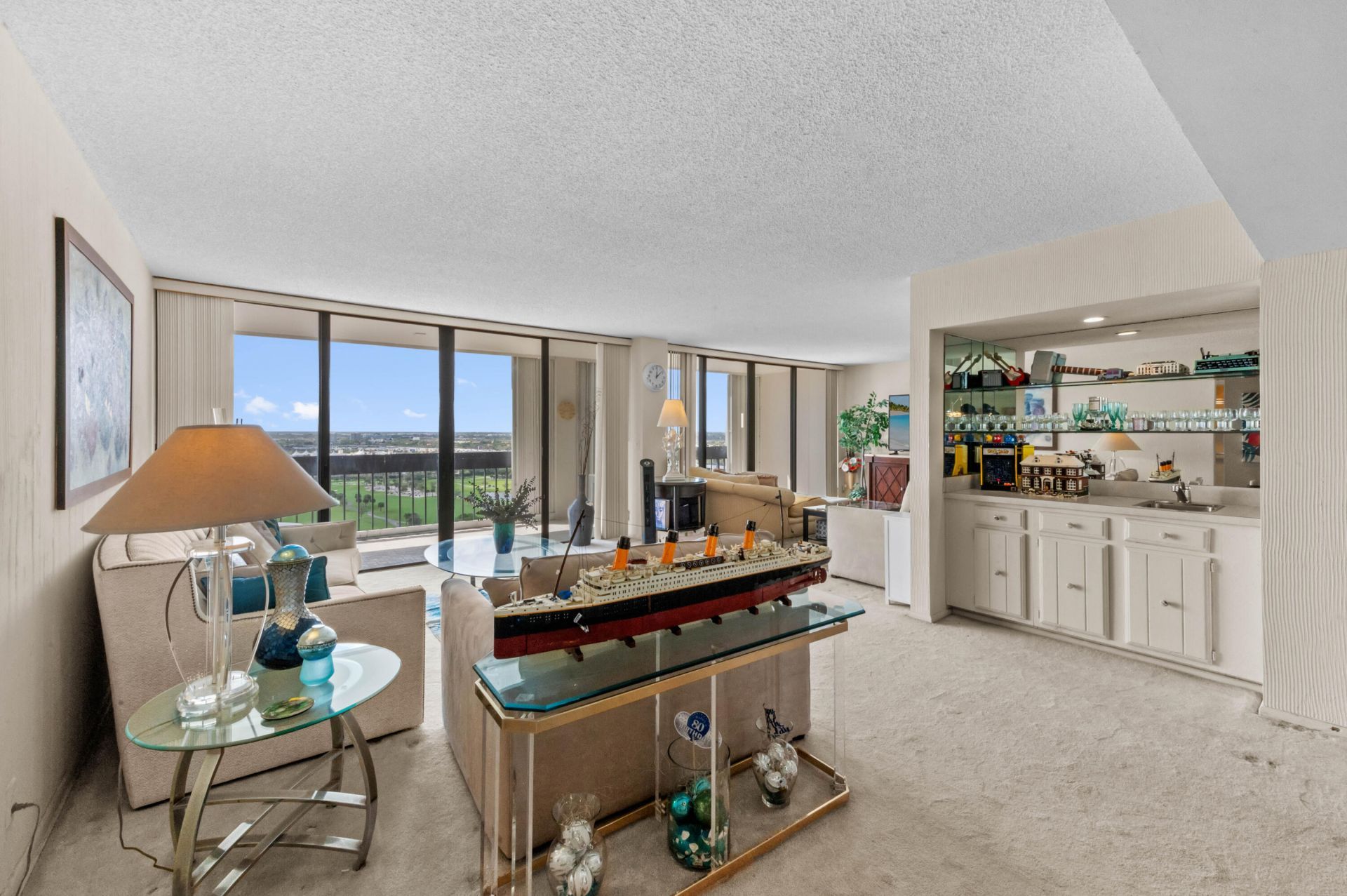 2400 Presidential Way, Unit 2004, West Palm Beach, FL 33401 Photo