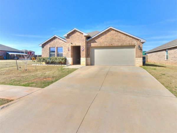 10421 NW 24th Terrace, Yukon, OK 73099