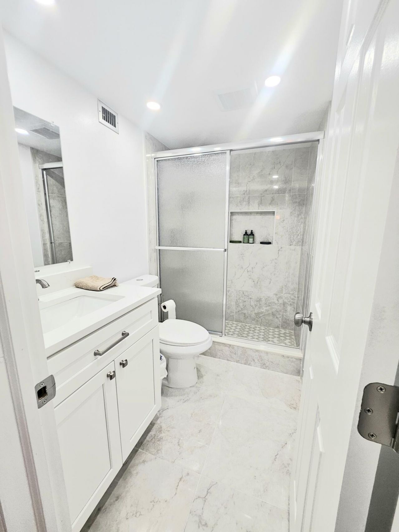 5860 NW 44th Street, Unit 412, Lauderhill, FL 33319 Photo