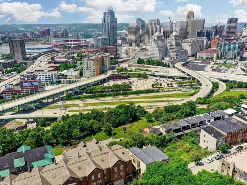 387 Oregon Street, Cincinnati, OH 45202 Photo 1