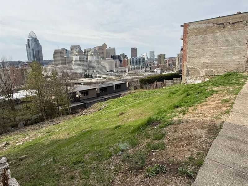 387 Oregon Street, Cincinnati, OH 45202 Photo 7