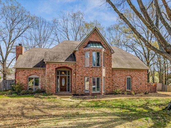 8831 WOOD MILLS CV E, Memphis, TN 38016