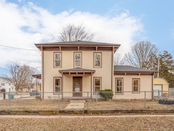 513 SW 4th Street, Independence, IA 50644