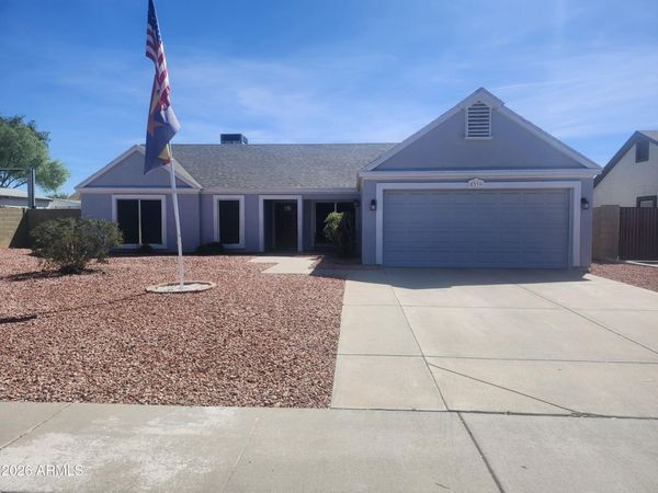 8339 W WINDROSE Drive, Peoria, AZ 85381