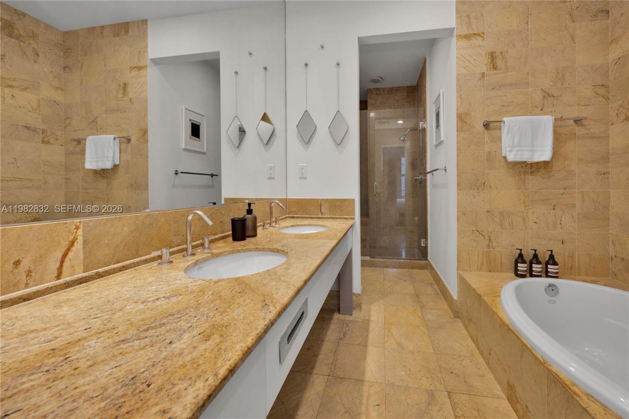 1395 Brickell Ave, Unit 3404, Miami, FL 33131 Photo