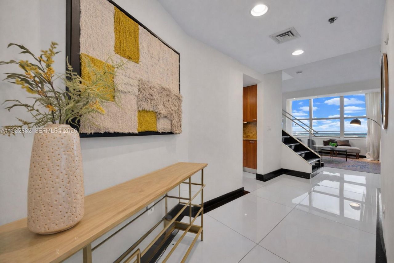 1395 Brickell Ave, Unit 3404, Miami, FL 33131 Photo